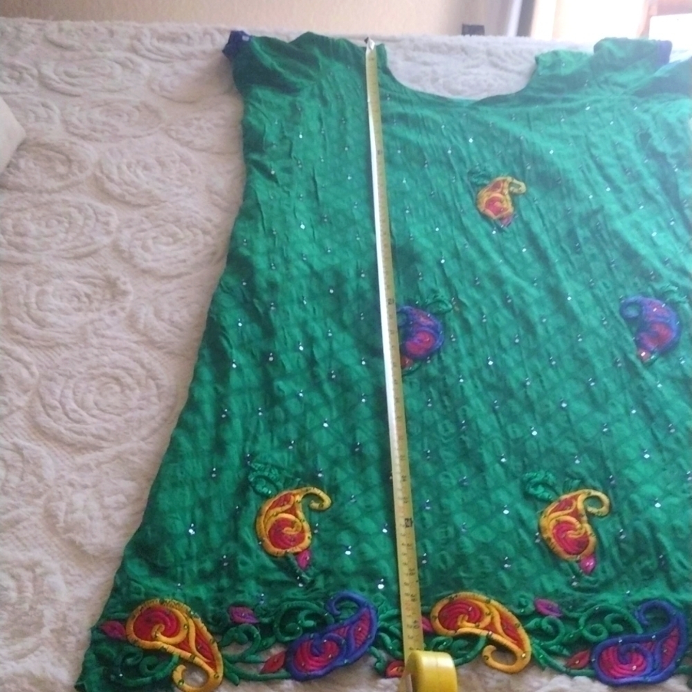 LADIES Handmade Dress - Picture 12 of 15